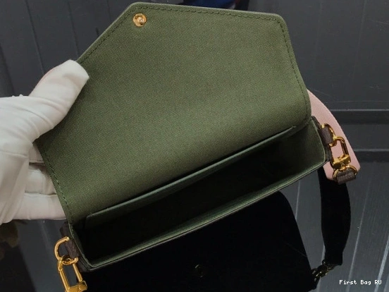 First bag LOUIS FELICIE VUITTON & STRAP GO 0801